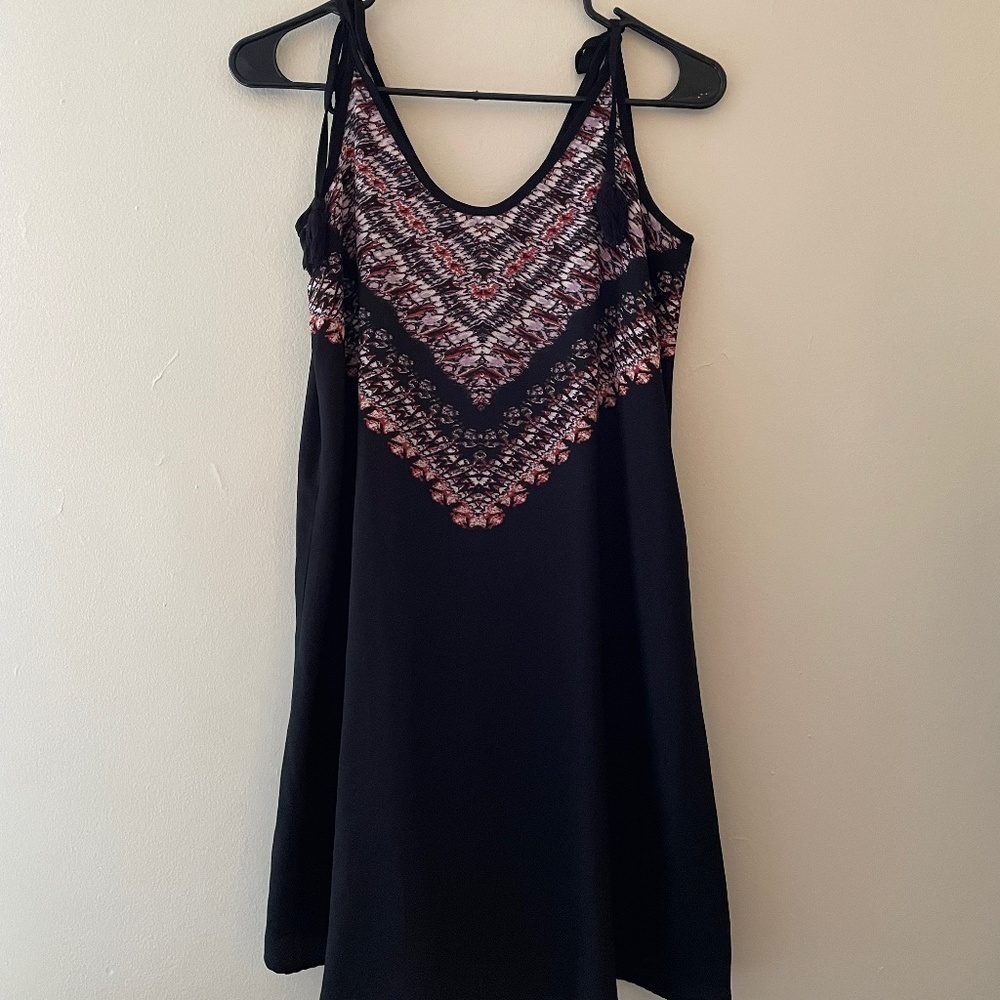 3/ $25 S- Xhilaration Tie Dress Black‎ and Red Design Summer Sleeveless Straps